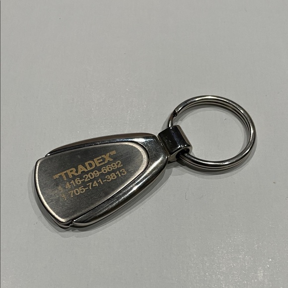 Sleek Silver Keychain - Picture 5 of 8